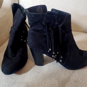 New Women Breckelles Gina-32 Faux Suede Falling Fringe Chunky Heel Bootie Size 9